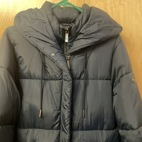 NWT MICHAEL KORS flawless, midi jacket. Dark blue, size Large. Zipper pockets. - Picture 5 of 16